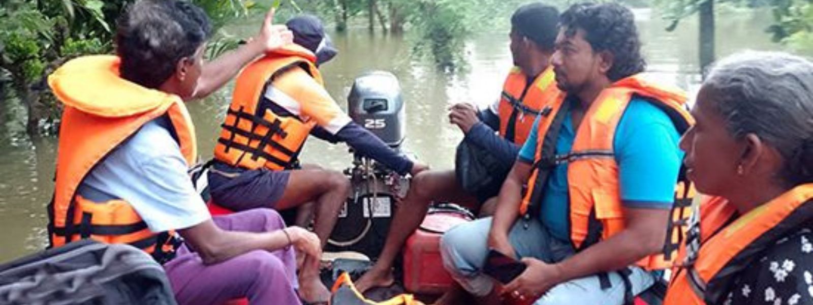 Navy Flood Relief Team Deployed To Paragoda